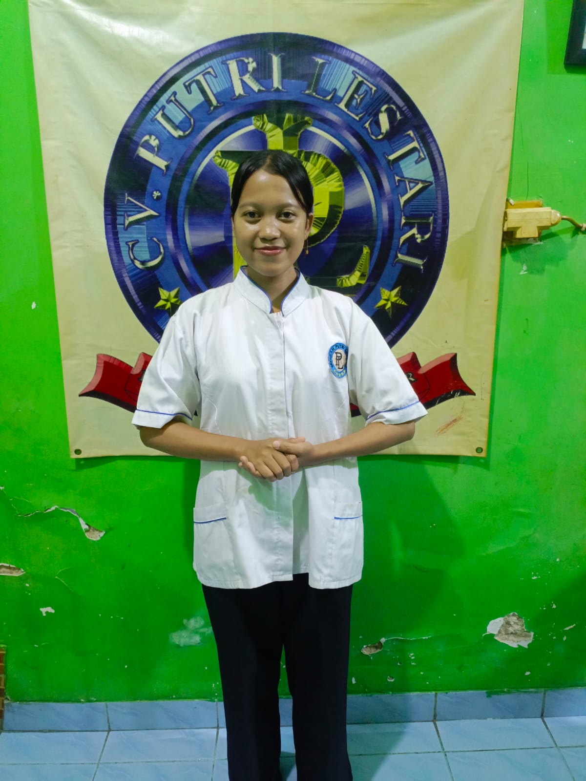 Calon ART berseragam putih Putri Lestari