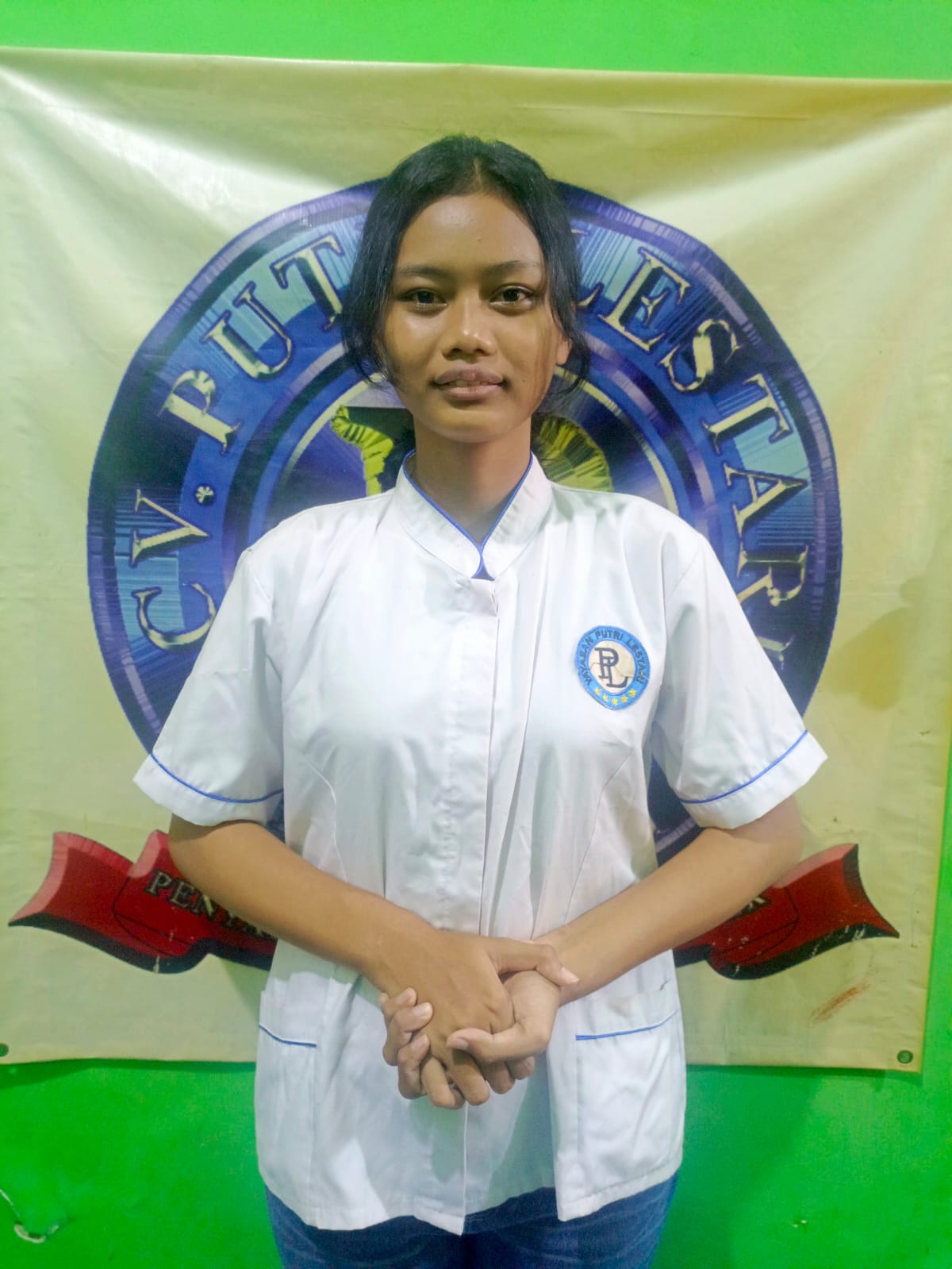 Calon ART berseragam putih Putri Lestari